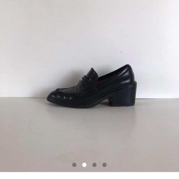 Coach Heath Penny Loafers with silver coach coin - Picture 2 of 4